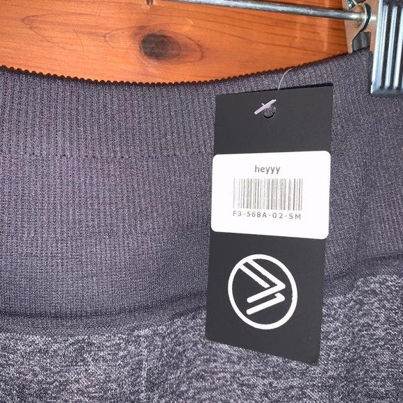 NWT Charcoal Gray Savvi Striped Legging S - Picture 4 of 10
